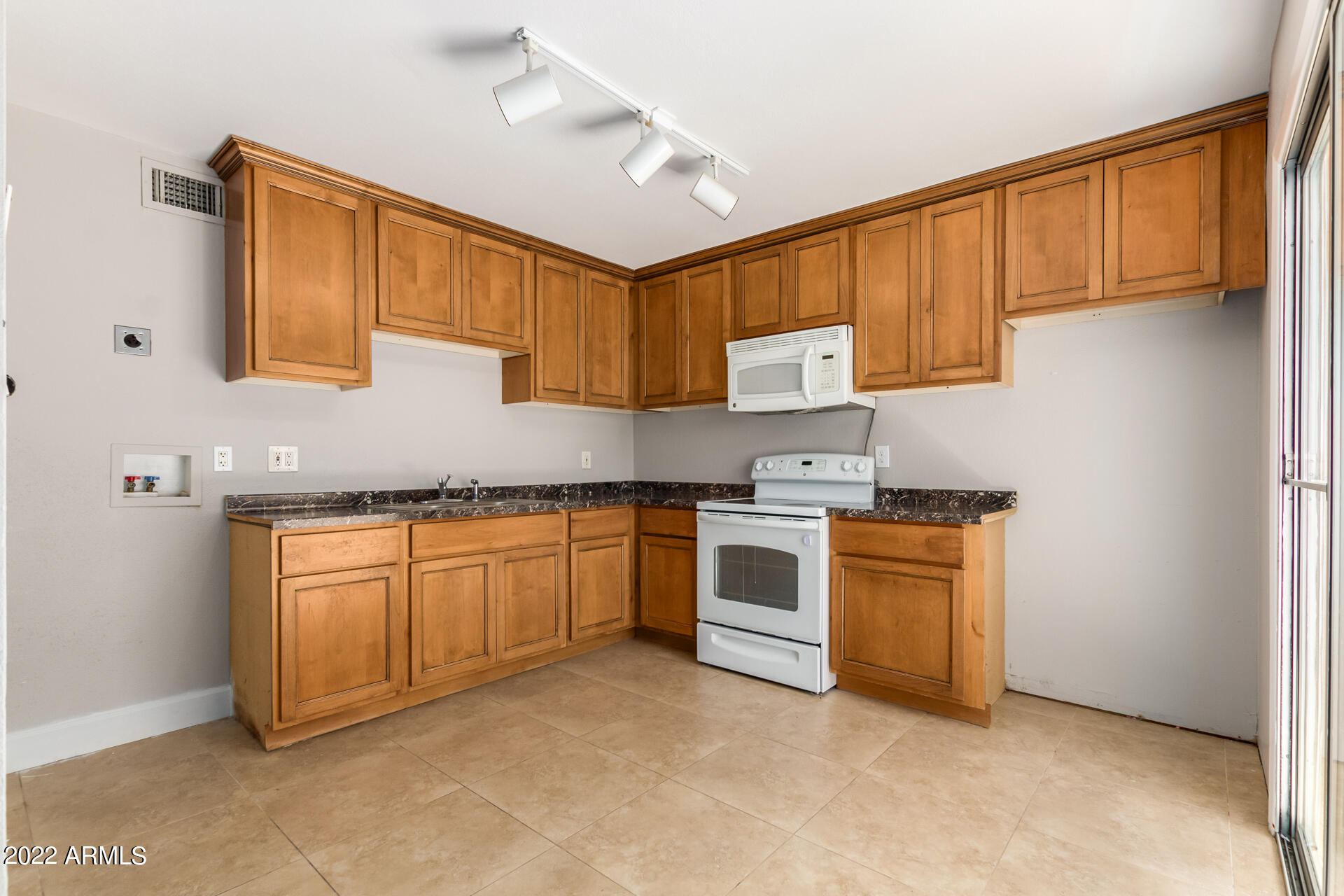 5317 West Thomas Road Phoenix, AZ 85031 - Photo 7 of 22 09- Thomas