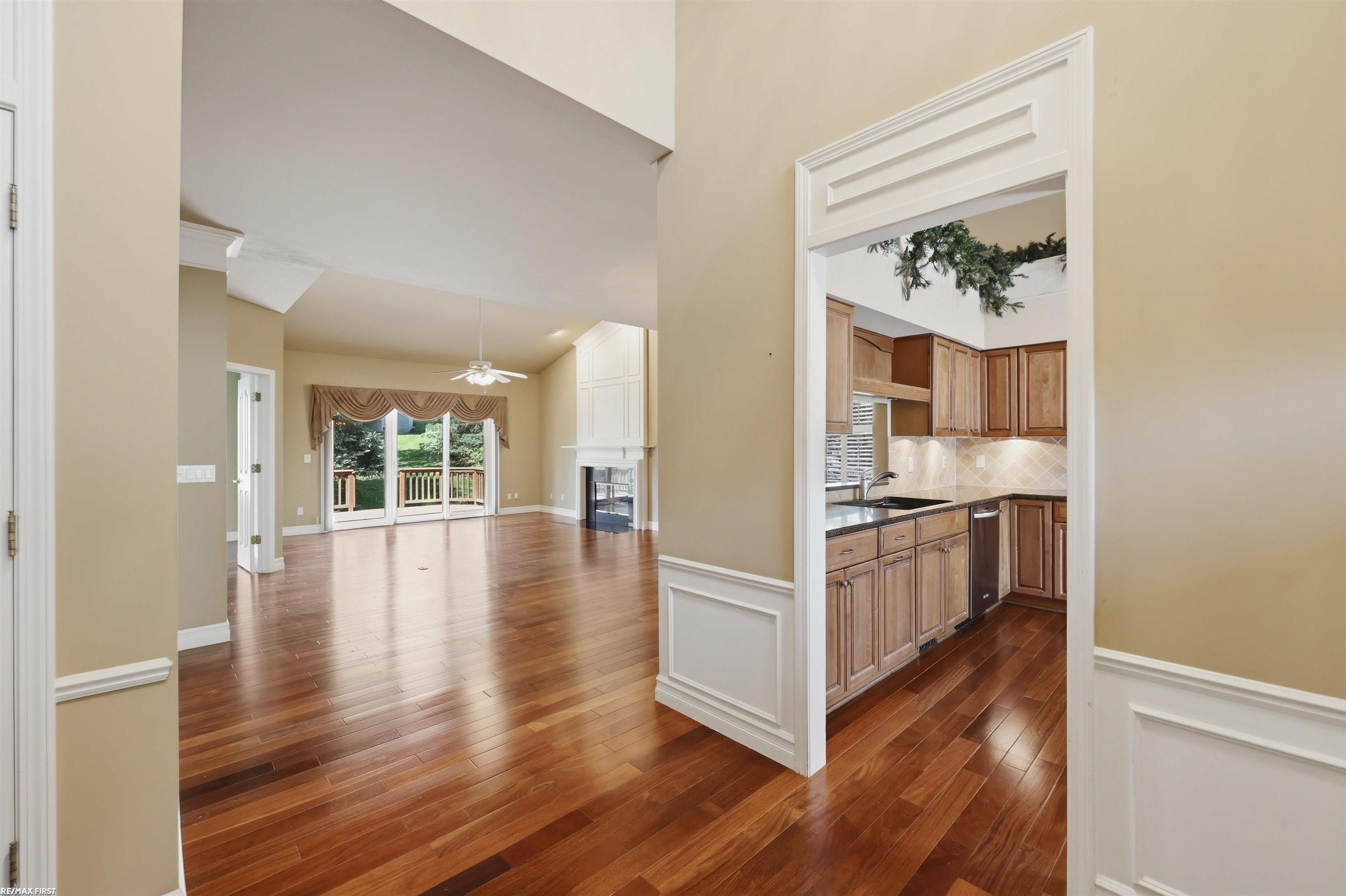 1368 Rock Valley Drive Rochester, MI 48307 - Photo 7 of 47
