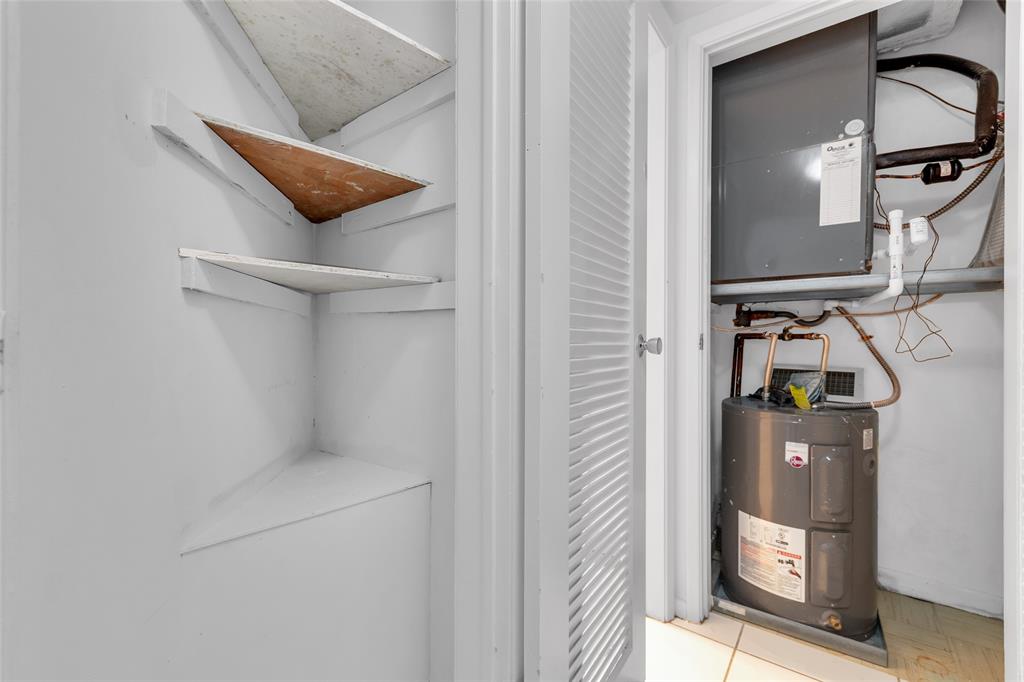 2151 Northeast 42nd Court, Unit 230 Lighthouse Point, FL 33064 - Photo 33 of 40 a close view of walk in closet