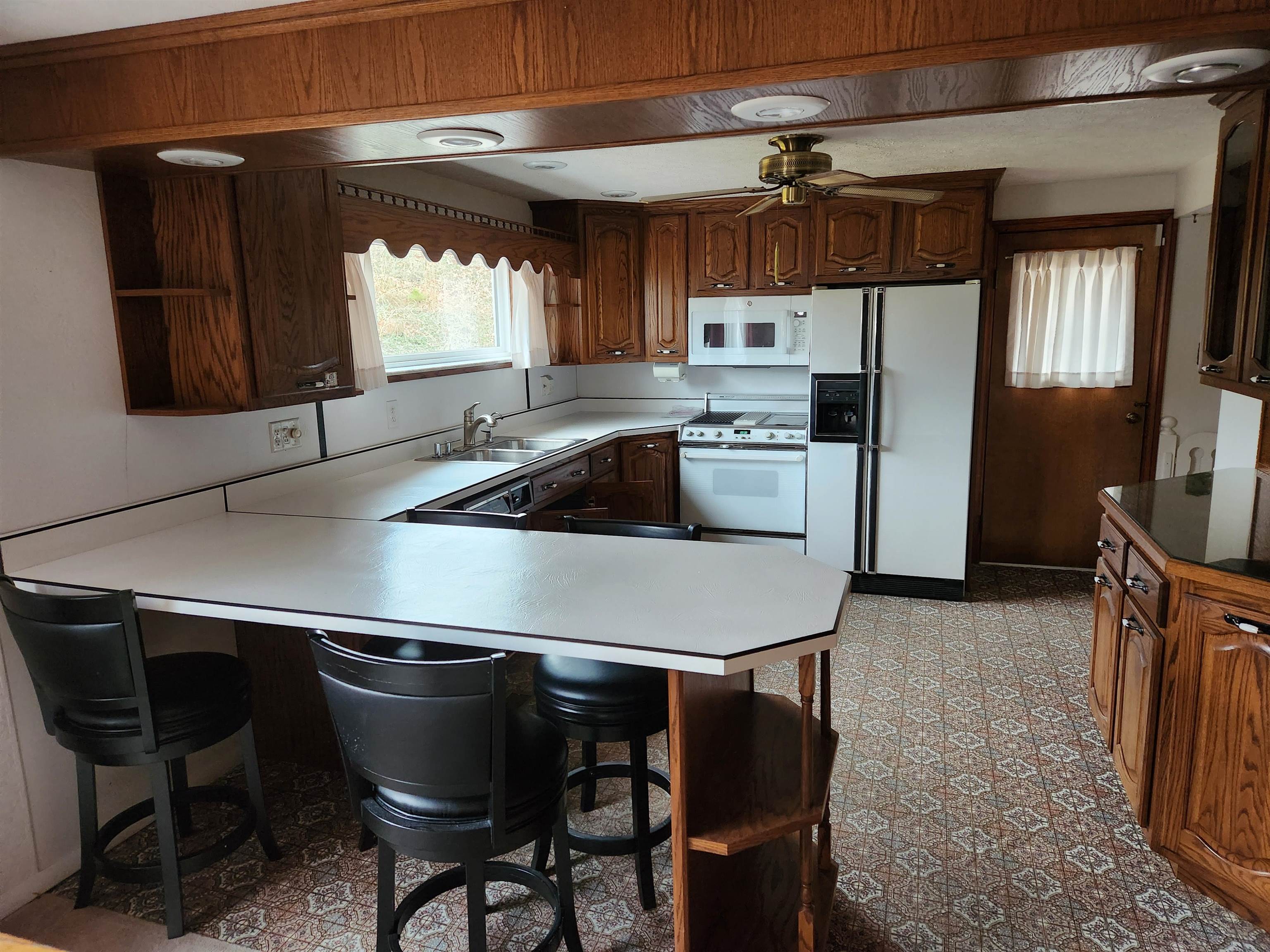 3550 Morrow Road Huntington, WV 25701 - Photo 7 of 22 Gallery Image 7