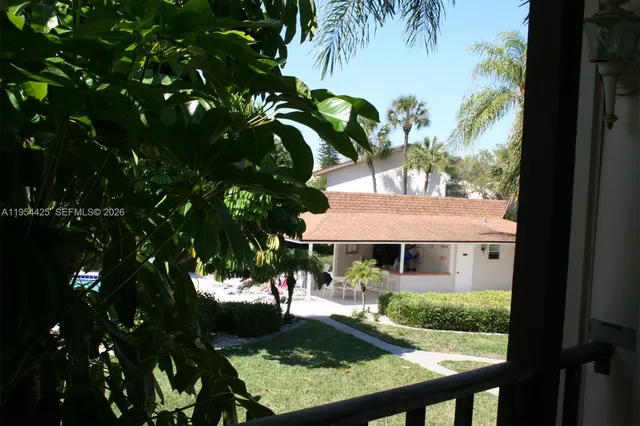 $2,200 | 180 East Cypress Way, Unit E230, Naples, FL 34110