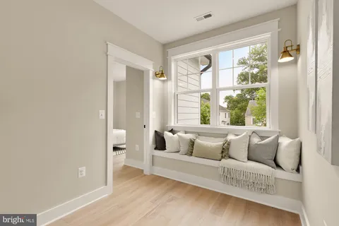$2,350,000 | 923 17th Street South, Arlington, VA 22202