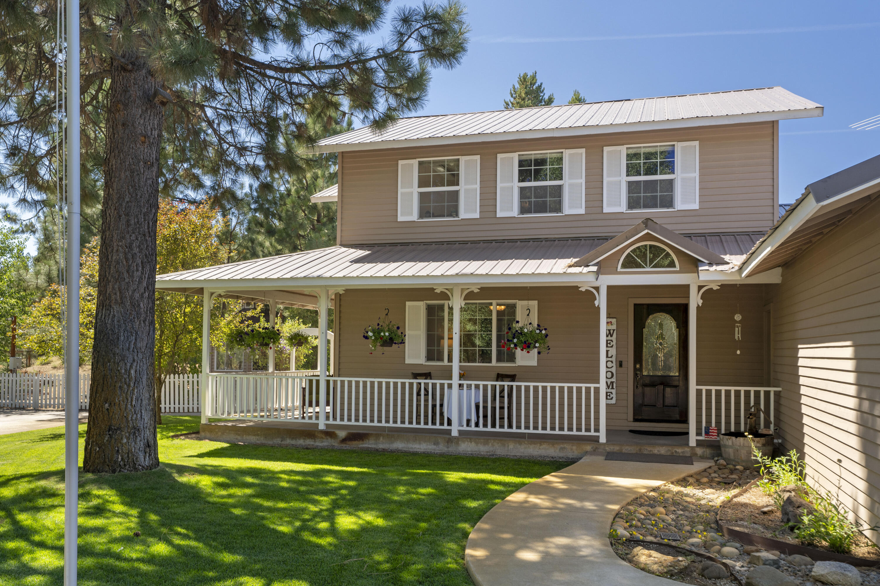 51445 Ash Road La Pine, OR 97739 - Photo 2 of 50 36-Exterior