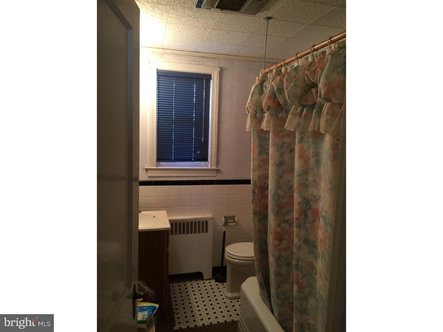 556 Wiltshire Road Upper Darby, PA 19082 - Photo 5 of 8