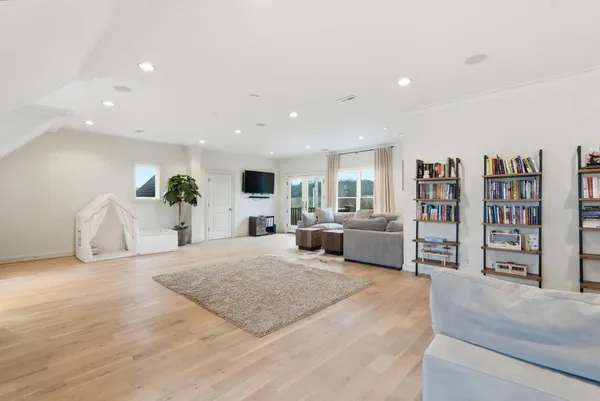 $1,050,000 | 126 Trousdale Ferry Pike, Gordonsville, TN 38563