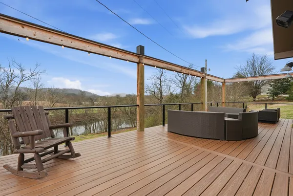 $1,050,000 | 126 Trousdale Ferry Pike, Gordonsville, TN 38563