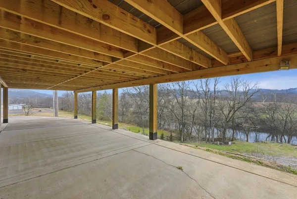 $1,050,000 | 126 Trousdale Ferry Pike, Gordonsville, TN 38563