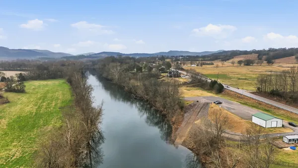 $1,050,000 | 126 Trousdale Ferry Pike, Gordonsville, TN 38563