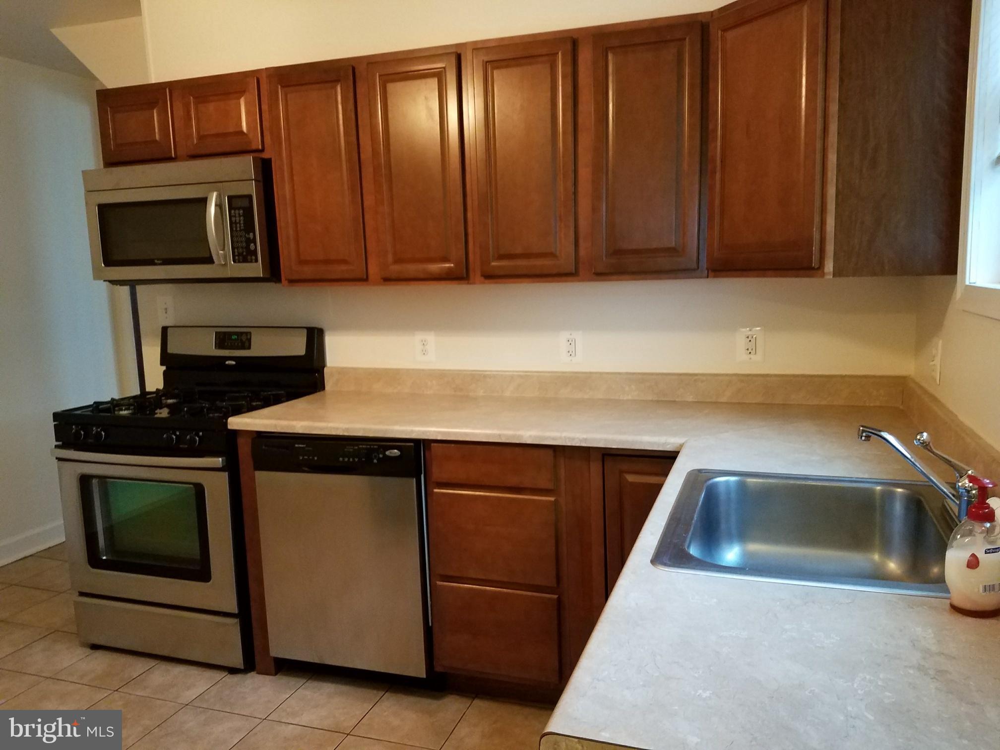 3642 Hineline Road Baltimore, MD 21229 - Photo 13 of 22 Kitchen
