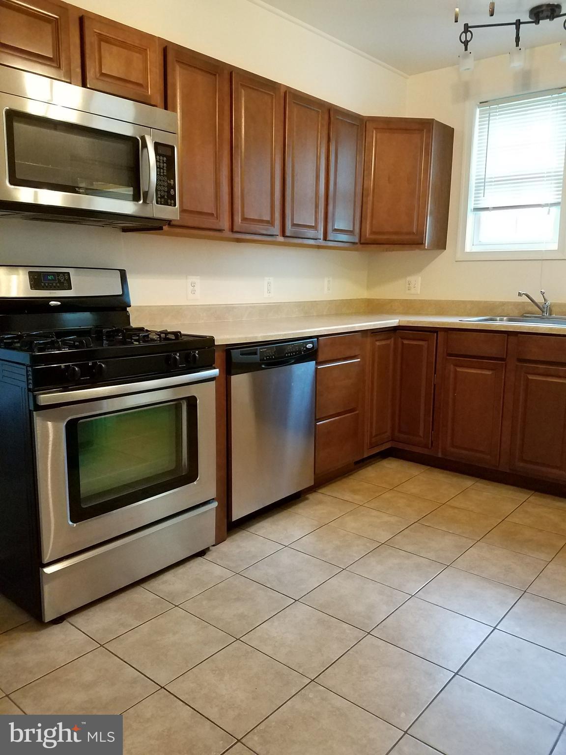 3642 Hineline Road Baltimore, MD 21229 - Photo 14 of 22 Kitchen
