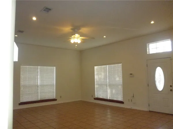 $4,000 | 109 West 38th Street, Unit A, Austin, TX 78705