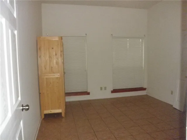 $4,000 | 109 West 38th Street, Unit A, Austin, TX 78705