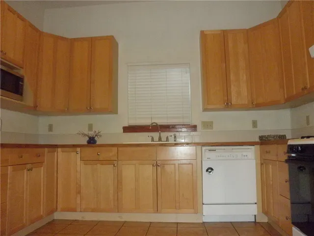 $4,000 | 109 West 38th Street, Unit A, Austin, TX 78705