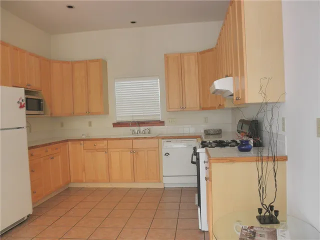 $4,000 | 109 West 38th Street, Unit A, Austin, TX 78705