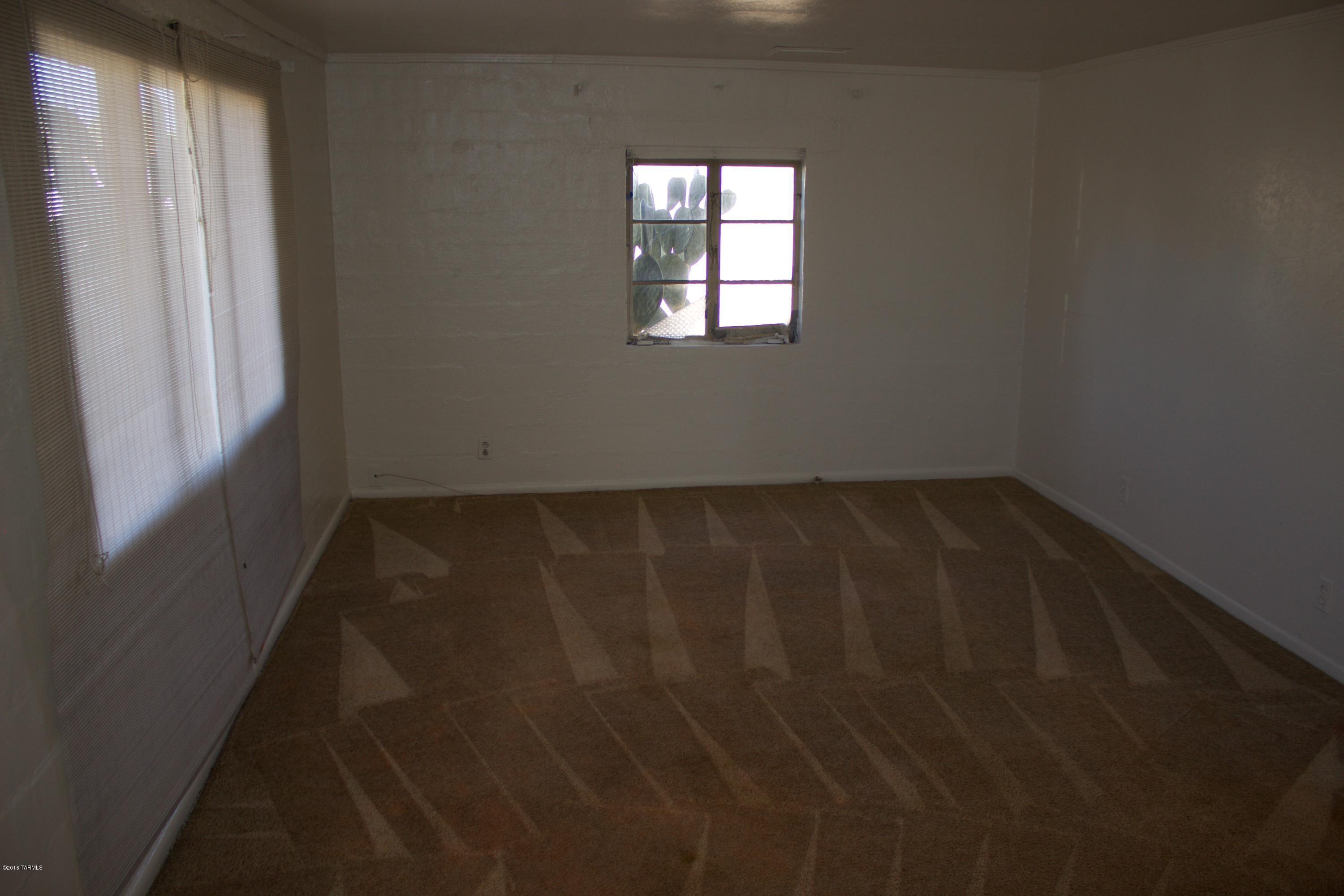 902 East Halcyon Road Tucson, AZ 85719 - Photo 4 of 17
