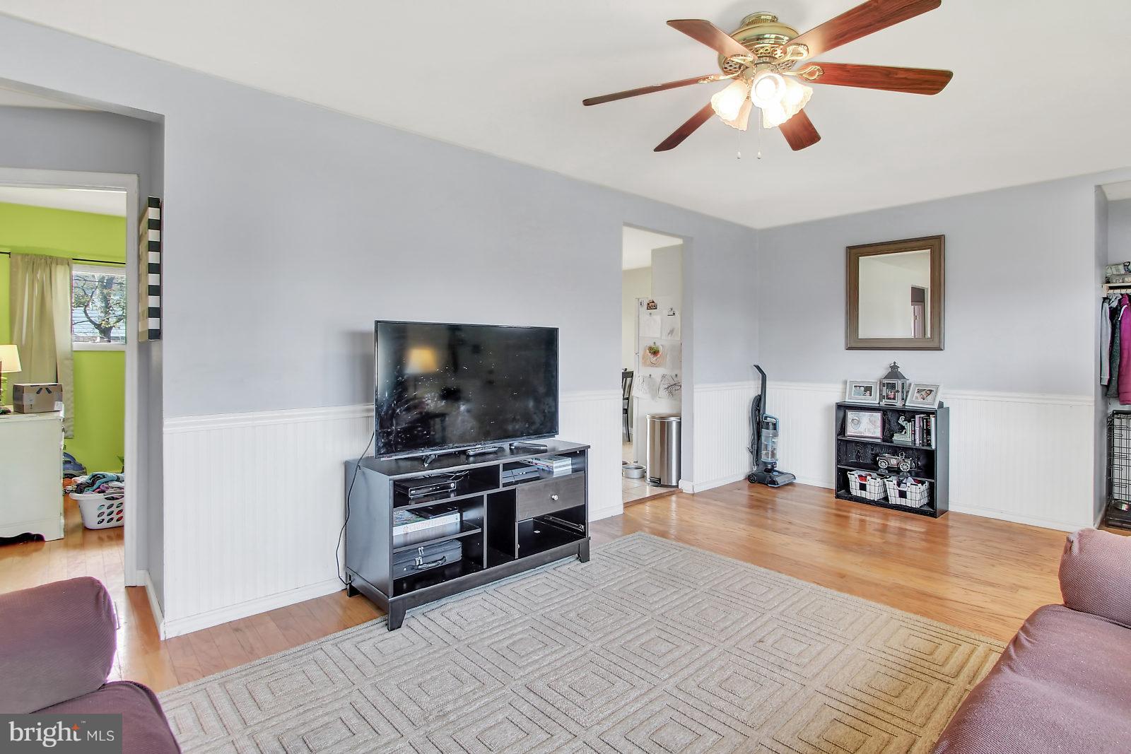 808 Gunnison Road York, PA 17404 - Photo 5 of 26