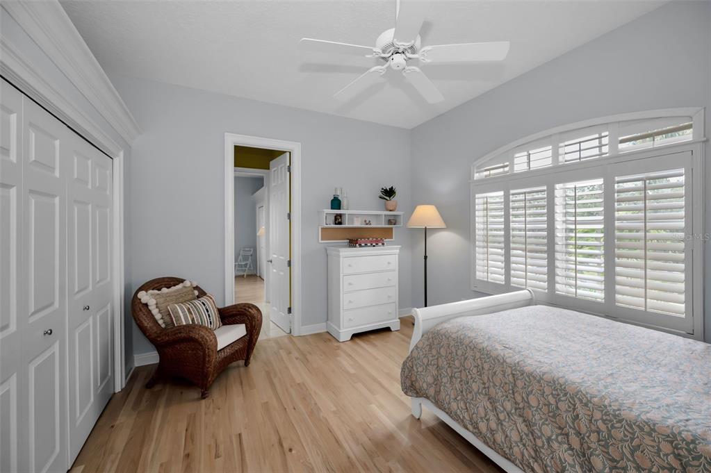 8871 Silverthorn Road Seminole, FL 33777 - Photo 71 of 98