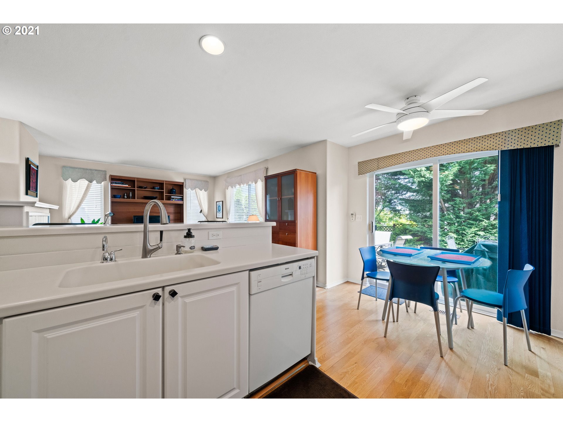 15923 Northwest Rondos Drive Portland, OR 97229 - Photo 9 of 32 Gallery Image 9