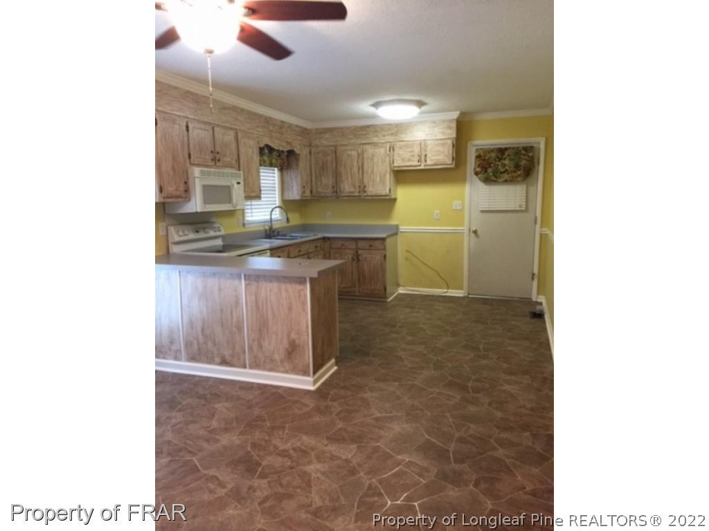 3733 Yorktown Road Hope Mills, NC 28348 - Photo 3 of 10 Gallery Image 3