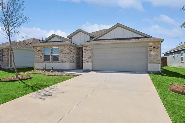 $2,450 | 1725 Arroyo Road, Crandall, TX 75114