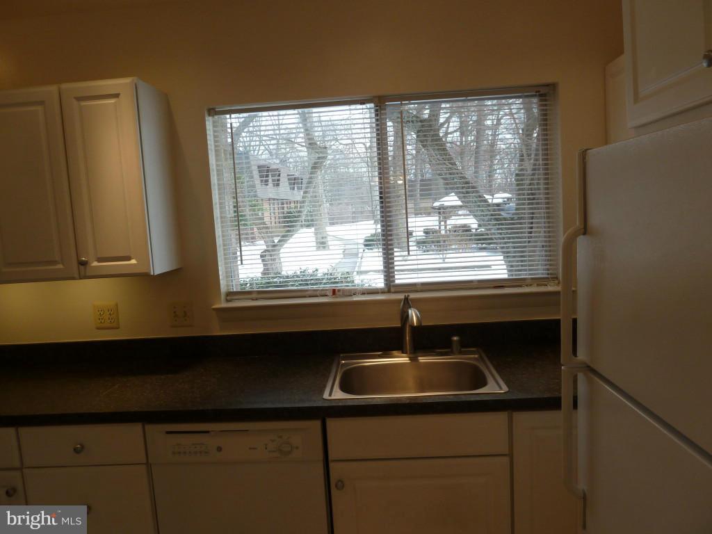 11616 Vantage Hill Road, Unit 11B Reston, VA 20190 - Photo 6 of 13 Interior (General)