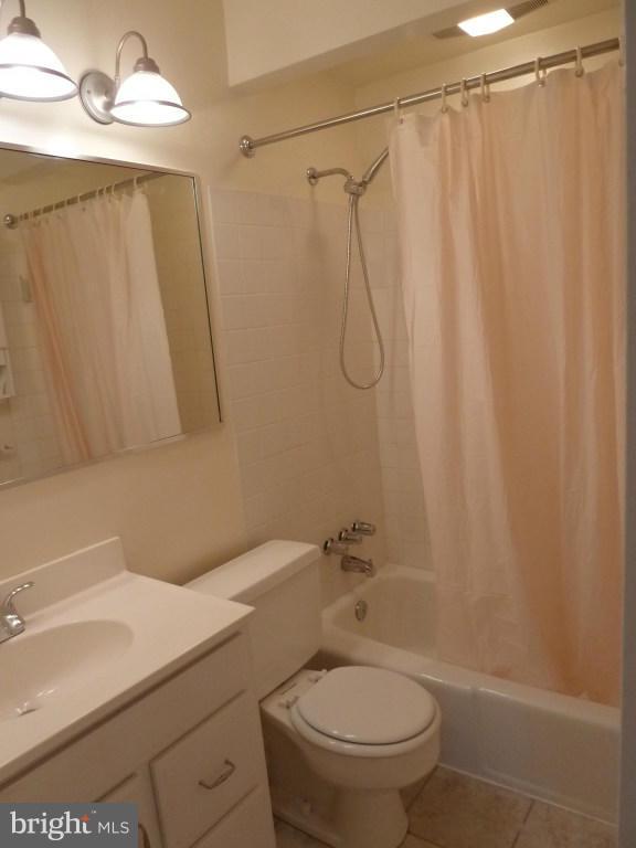 11616 Vantage Hill Road, Unit 11B Reston, VA 20190 - Photo 7 of 13 Interior (General)