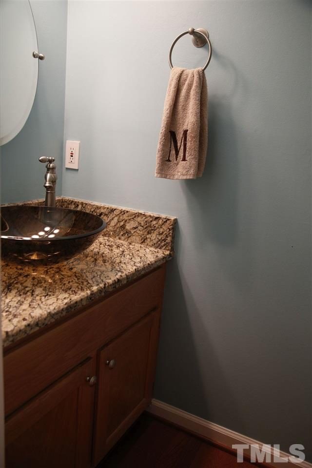 212 Kingsmill Road Cary, NC 27511 - Photo 10 of 25 Gallery Image 10