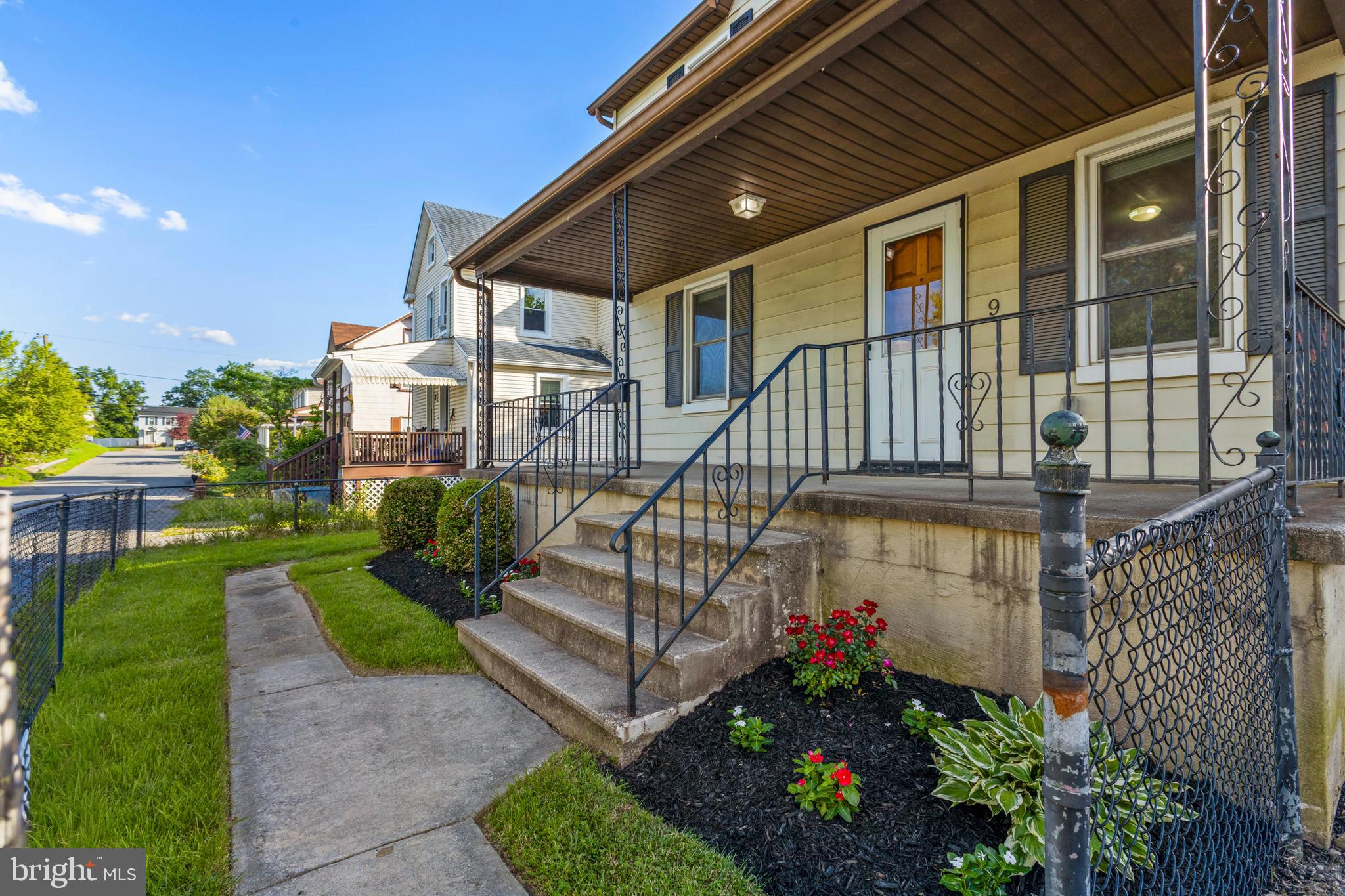 9 Rognel Avenue Baltimore, MD 21228 - Photo 3 of 47