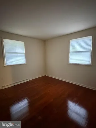 $2,300 | 17812 Washington Grove Lane, Gaithersburg, MD 20877