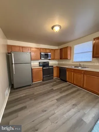 $2,300 | 17812 Washington Grove Lane, Gaithersburg, MD 20877