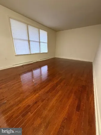 $2,300 | 17812 Washington Grove Lane, Gaithersburg, MD 20877