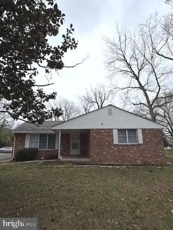 $2,300 | 17812 Washington Grove Lane, Gaithersburg, MD 20877