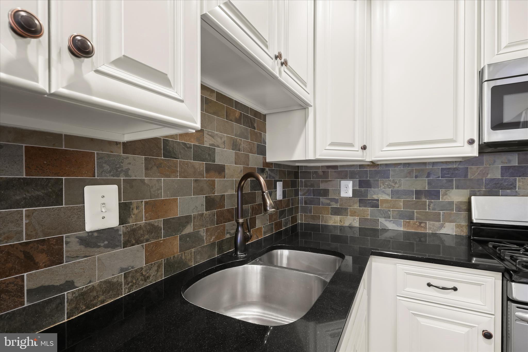 3000 Keswick Road Baltimore, MD 21211 - Photo 25 of 81 Decorative Backsplash