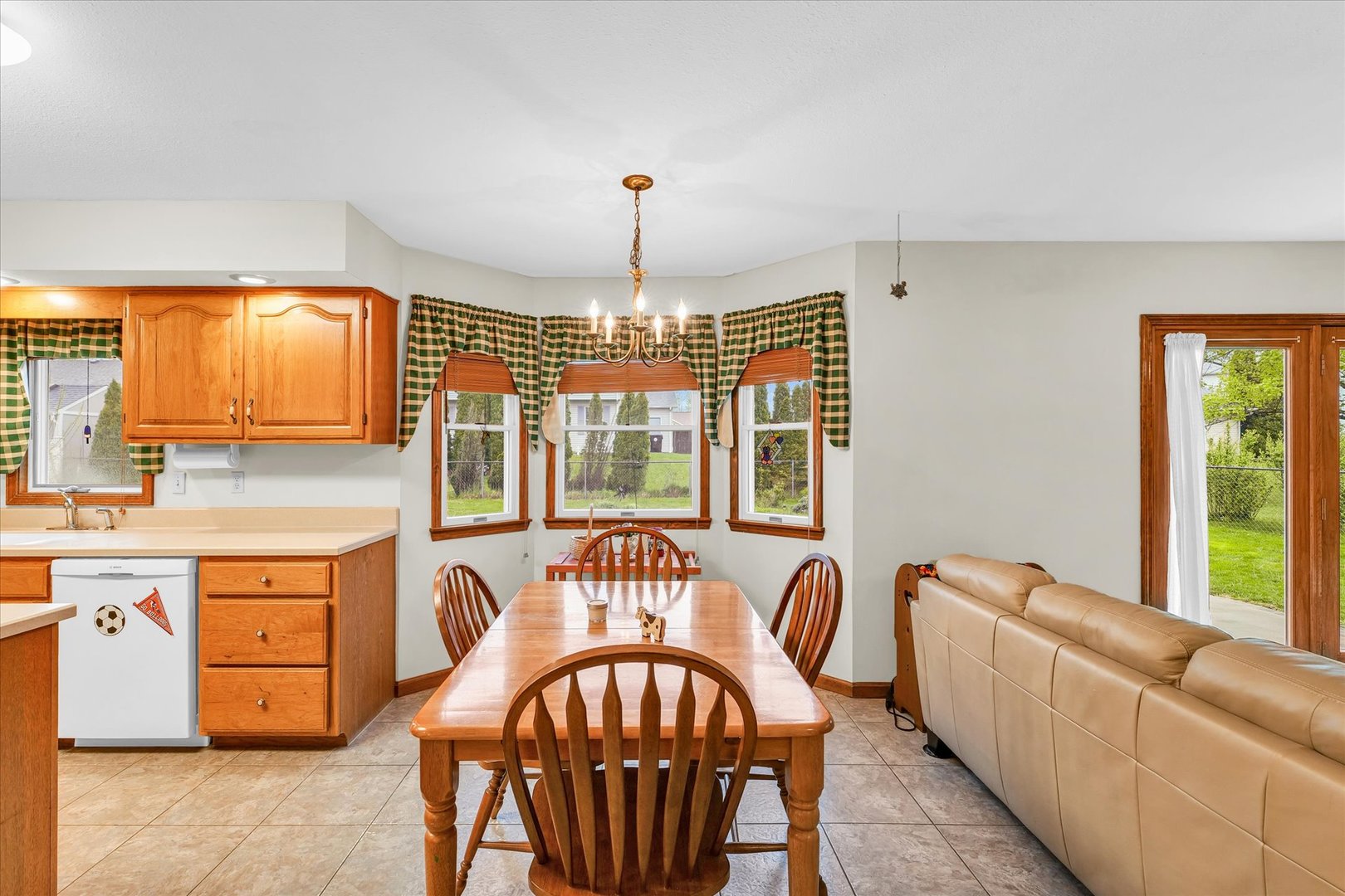 108 Ridge Road Mahomet, IL 61853 - Photo 11 of 32 Gallery Image 11