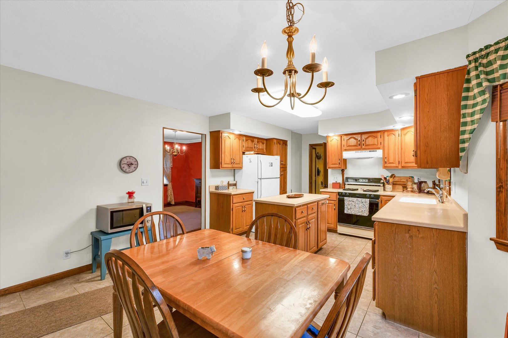 108 Ridge Road Mahomet, IL 61853 - Photo 10 of 32 Gallery Image 10