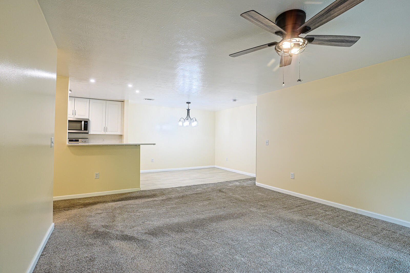 [170]-Living-Room-4