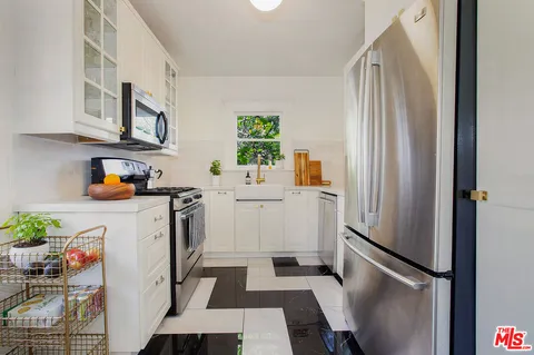 $4,795 | 1421 North Alvarado Street, Los Angeles, CA 90026