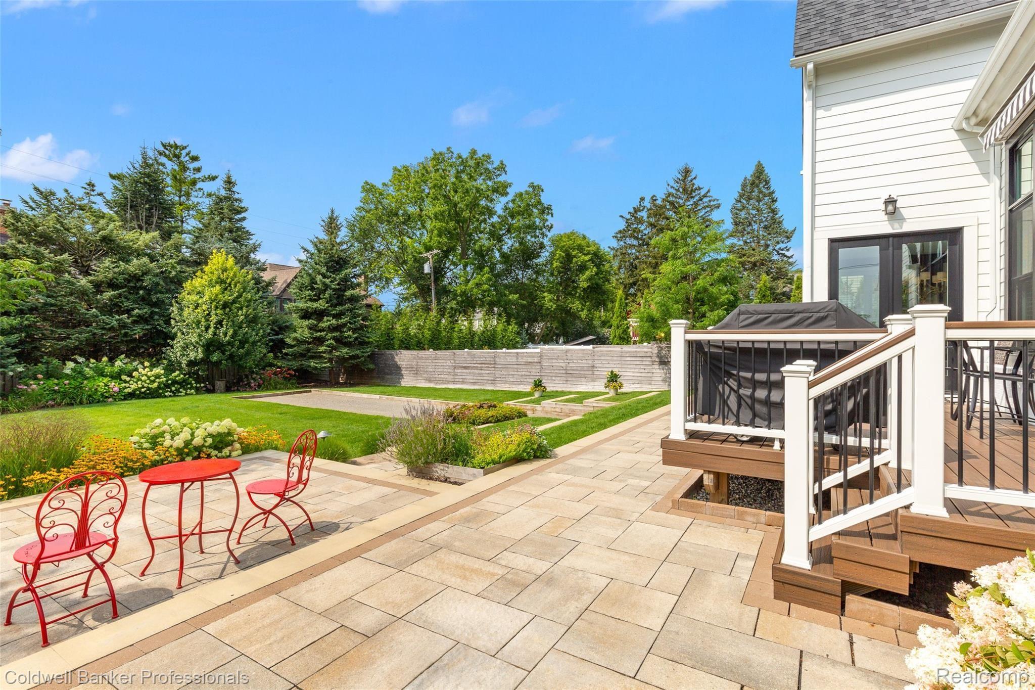 1210 Manchester Road Birmingham, MI 48009 - Photo 44 of 51 A little piece of paradise in your own backyard...