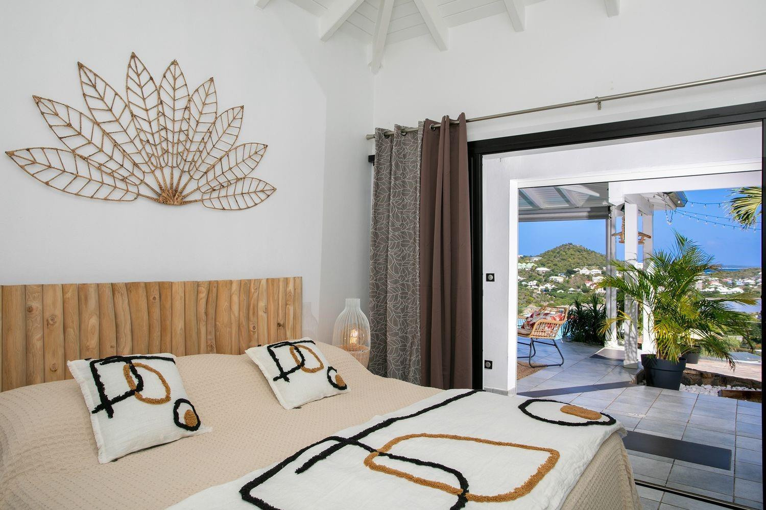 3 Mont Vernon undefined, undefined 00000 - Photo 12 of 36 a living room with furniture and a large window