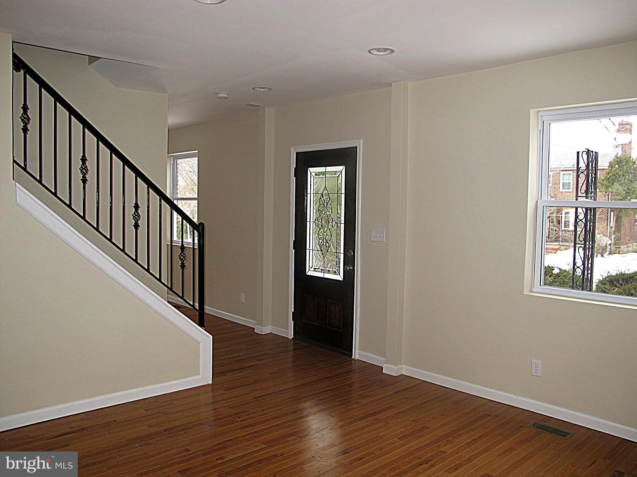 3503 White Chapel Road Baltimore, MD 21215 - Photo 3 of 22 Living Room