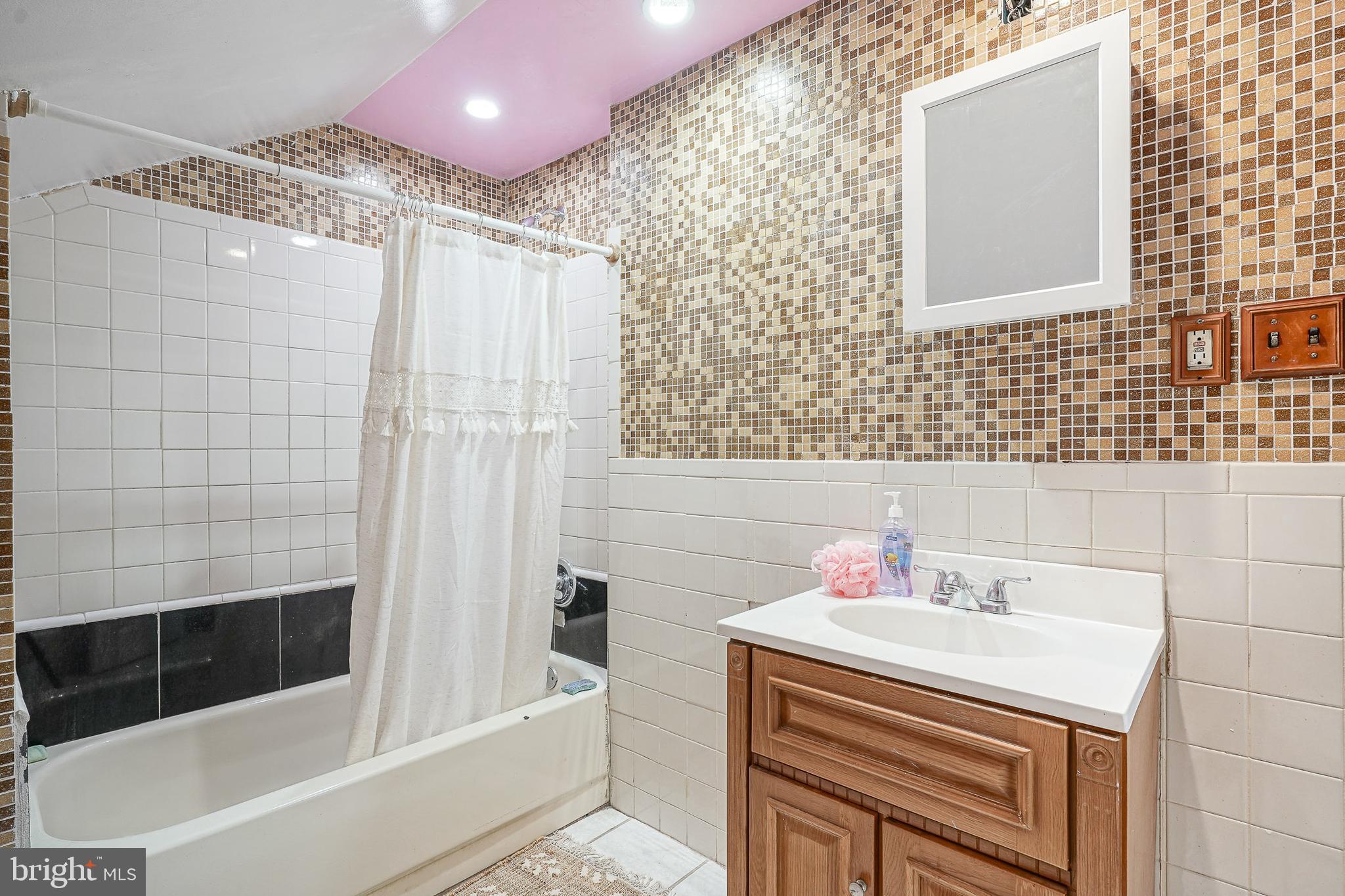 9336 Academy Road Philadelphia, PA 19114 - Photo 20 of 28