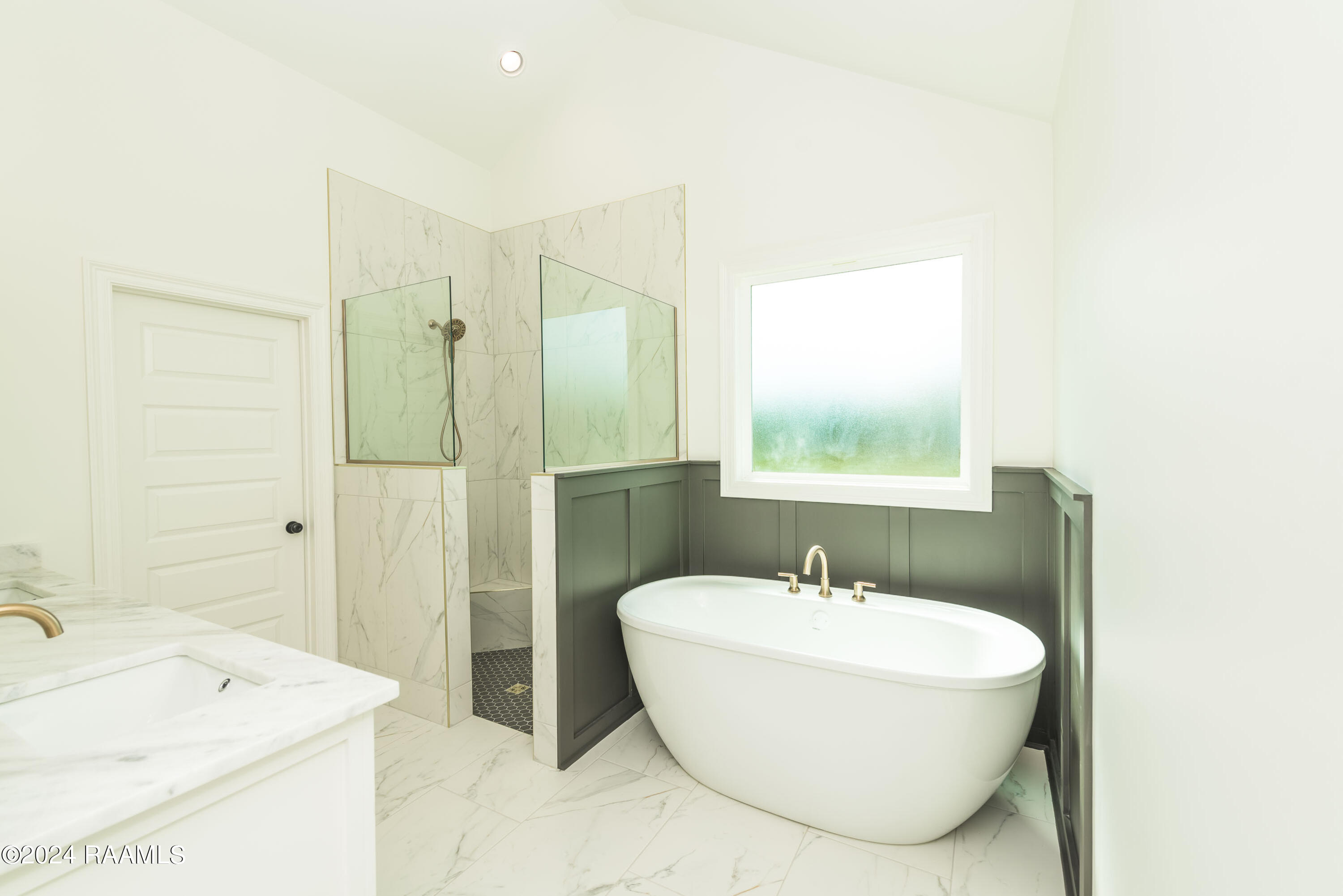 116 Spg Mdw Drive Broussard, LA 70518 - Photo 14 of 40 Master Bath