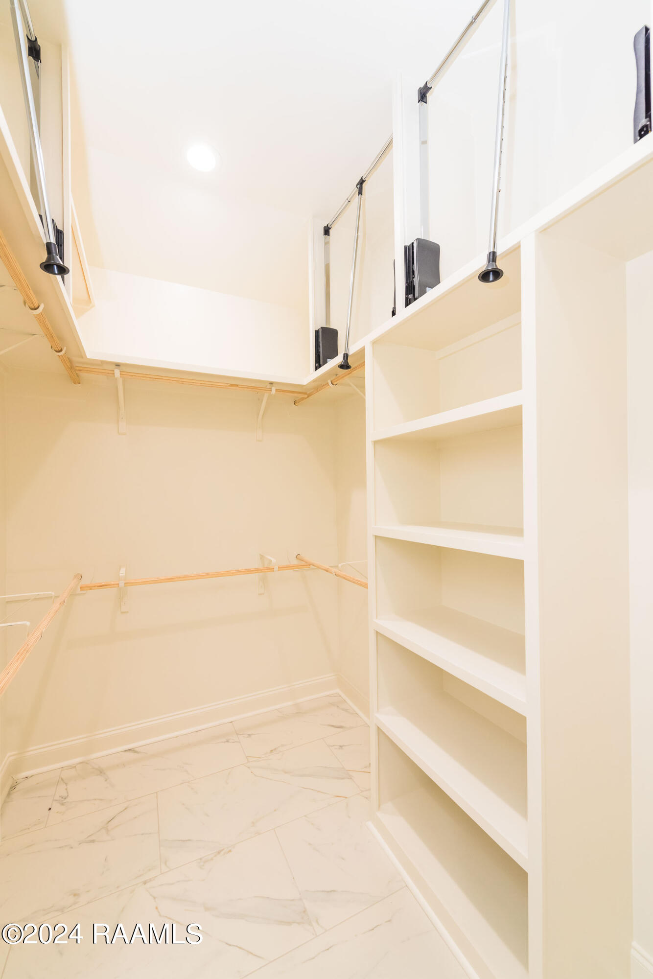 116 Spg Mdw Drive Broussard, LA 70518 - Photo 18 of 40 Master Closet