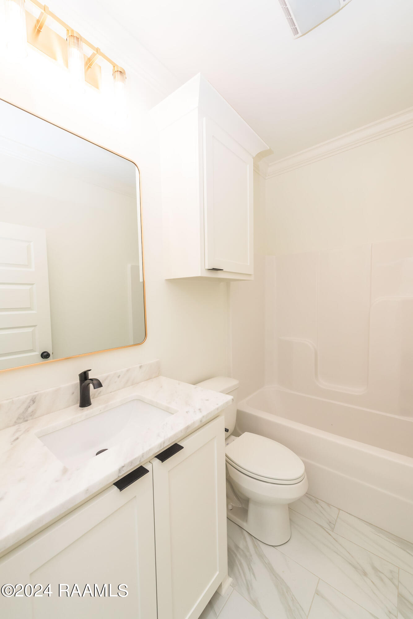 116 Spg Mdw Drive Broussard, LA 70518 - Photo 31 of 40 3rd Bathroom