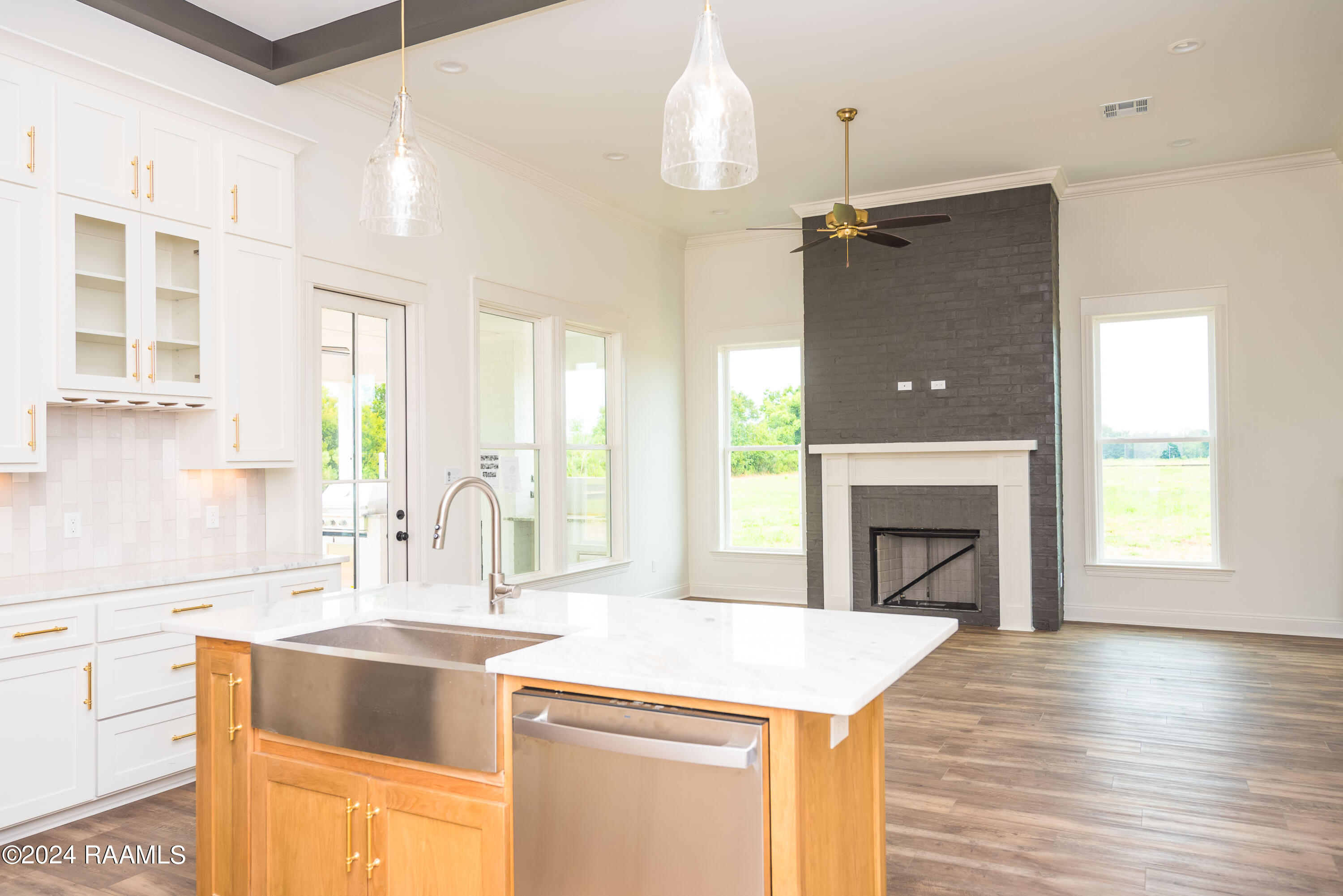 116 Spg Mdw Drive Broussard, LA 70518 - Photo 9 of 40 Kitchen