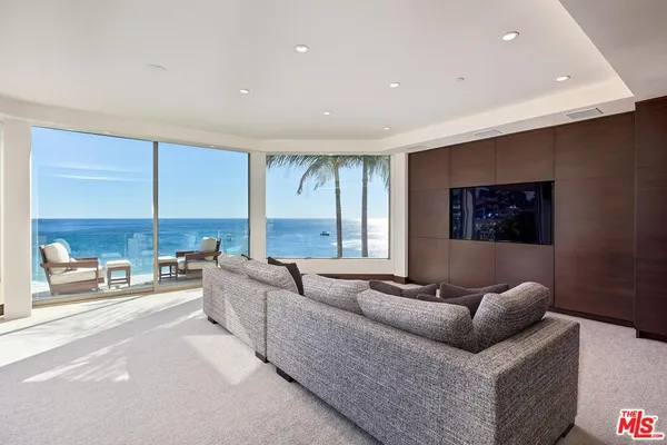 $79,900 | 88 Emerald Bay, Unit BAY, Laguna Beach, CA 92651
