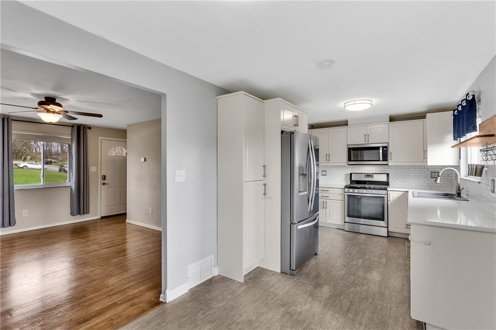 611 Blueberry Road Monroeville, PA 15146 - Photo 12 of 34 Gallery Image 12