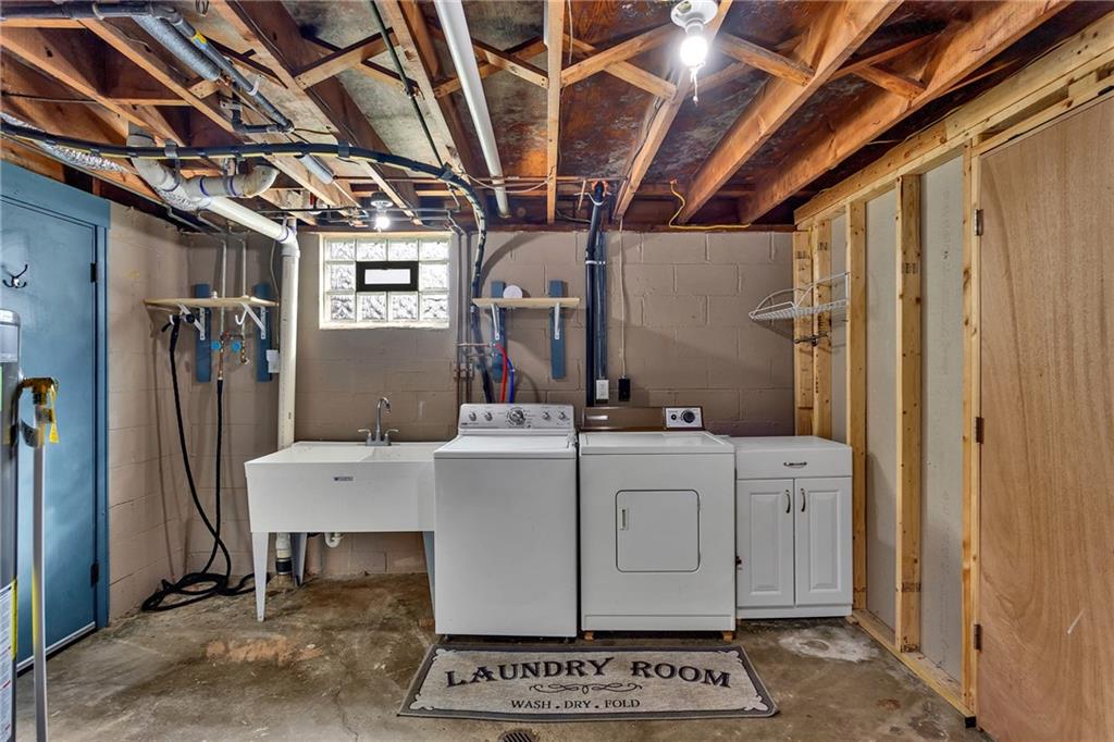 611 Blueberry Road Monroeville, PA 15146 - Photo 27 of 34 laundry room