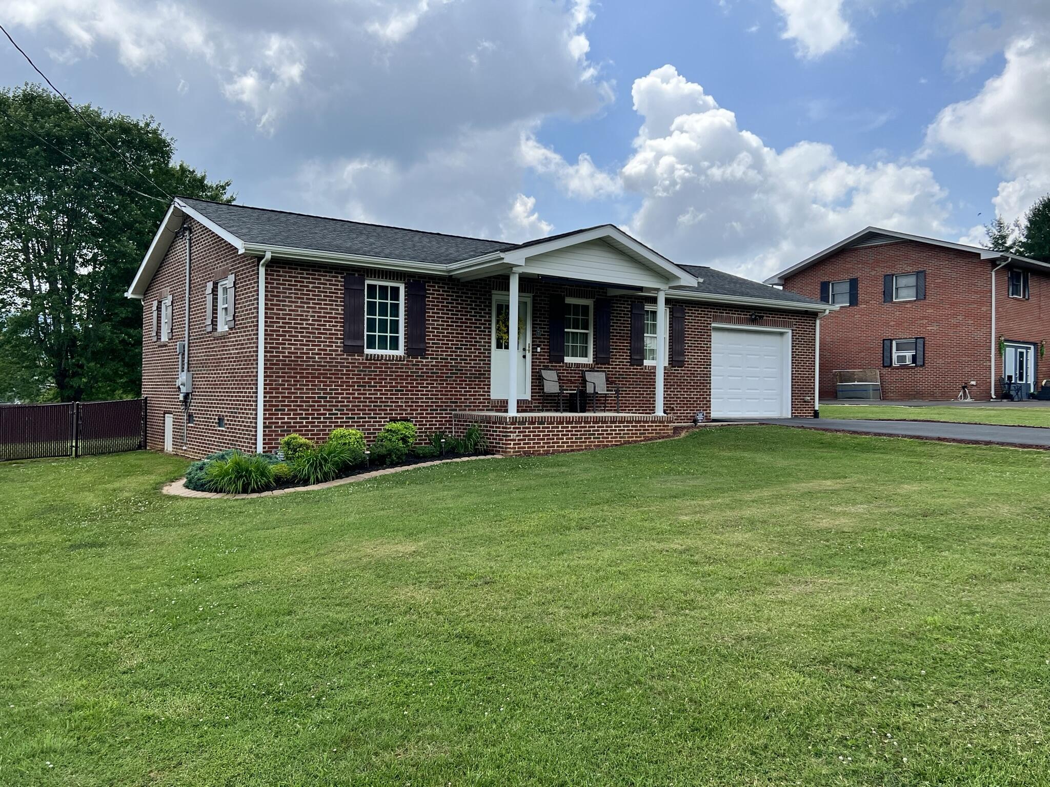 2419 Bob Little Road Elizabethton, TN 37643 - Photo 3 of 23 B6D5A98A-60BA-4C94-9951-E66571E692B2