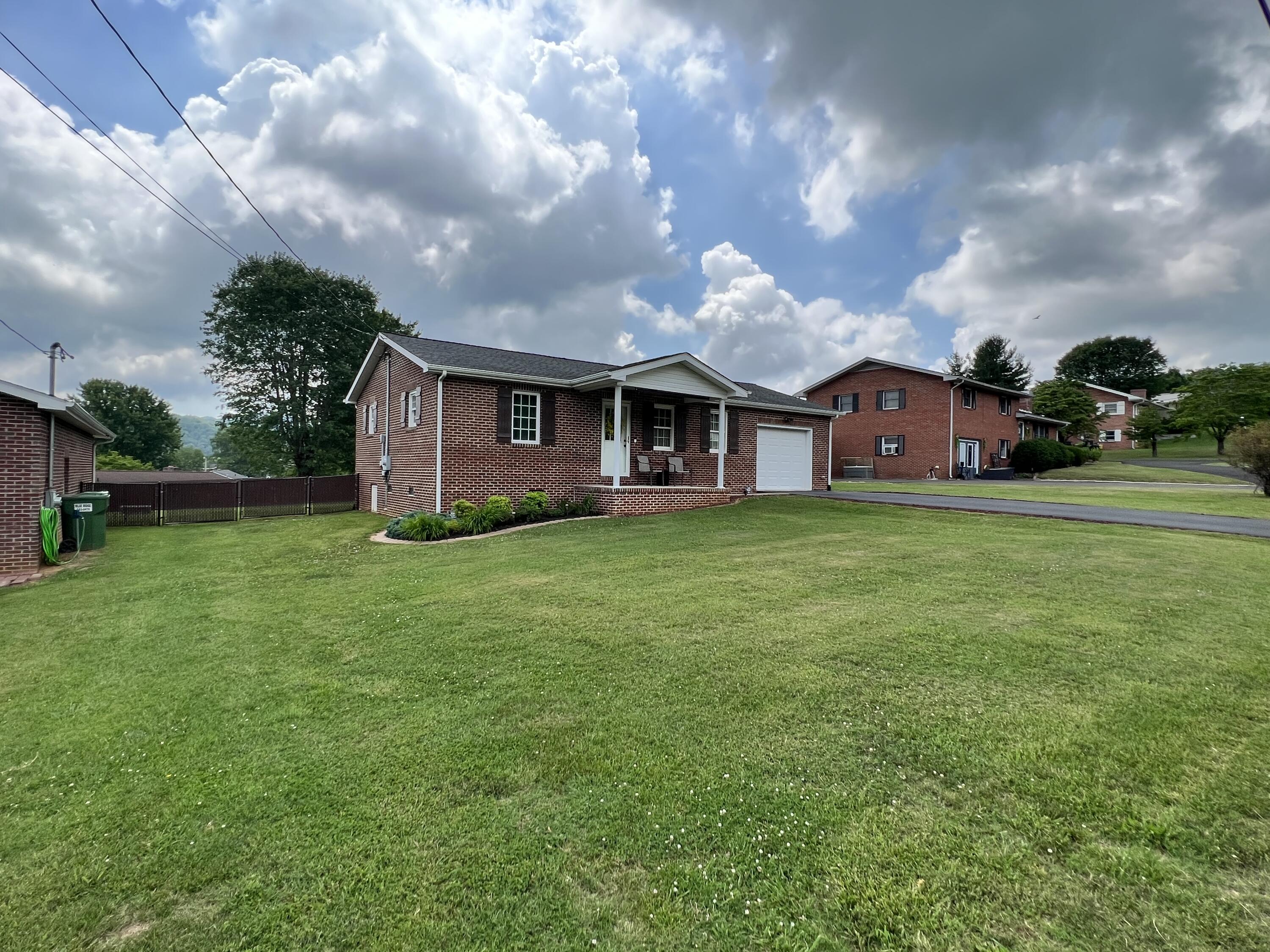 2419 Bob Little Road Elizabethton, TN 37643 - Photo 5 of 23 CB5FB7C4-ECC0-4990-8DB5-1F04B9E63918
